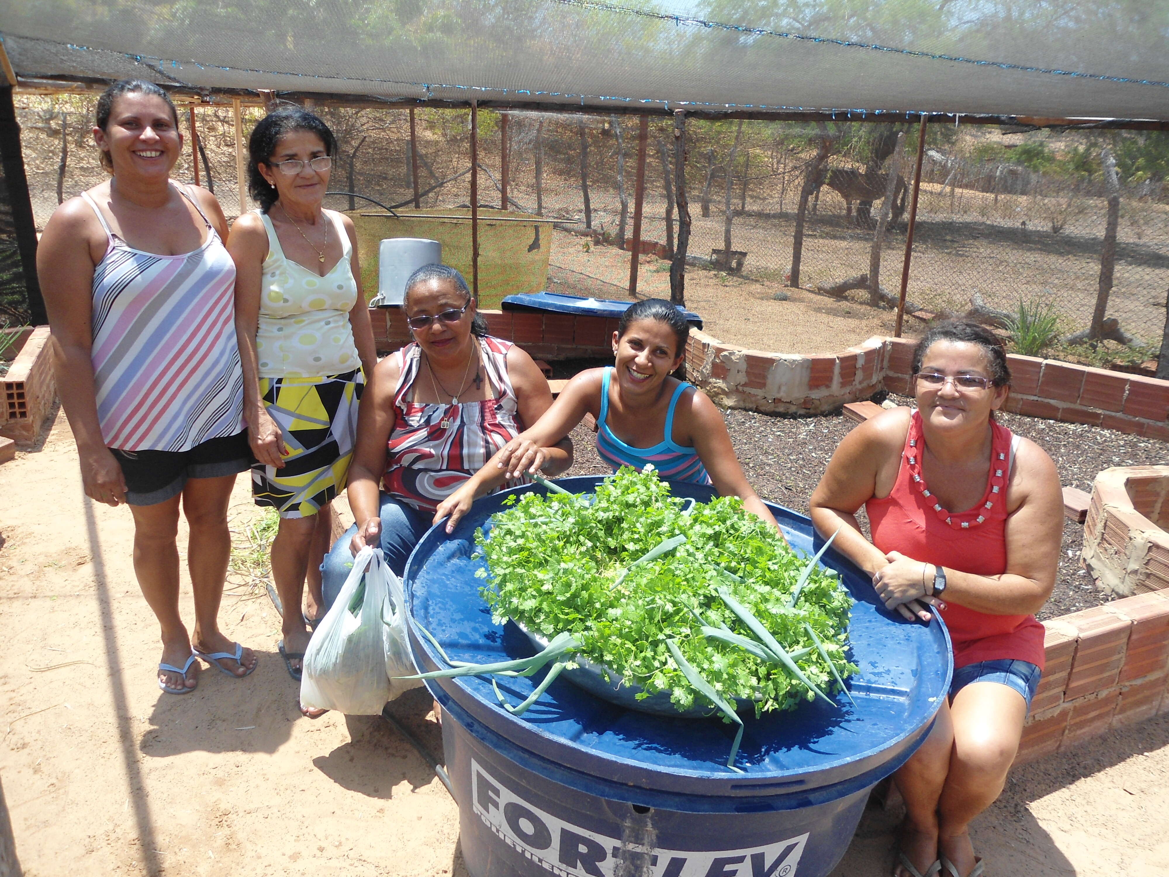 Mulheres de Icapuí durante a visita do projeto