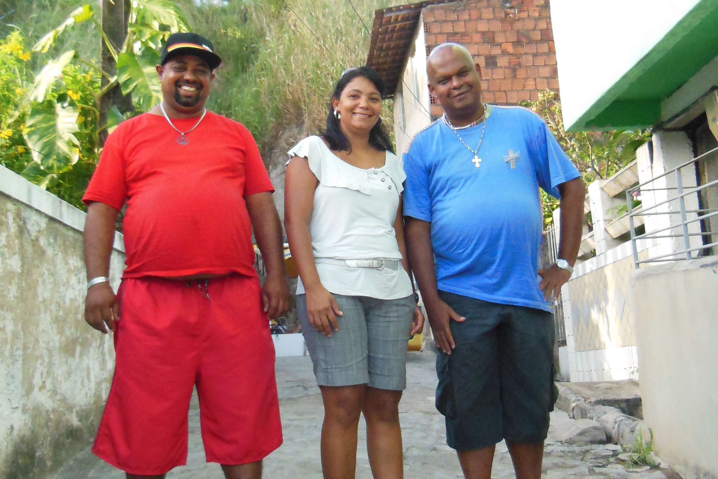 Cleones, Silvia e Antonio, microempreendedores do bairro da Bomba do Hemetério em Recife-PE