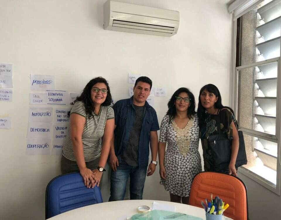 Foto: Aliança Empreendedora. Da esquerda para direita: assessora de empreendimentos Khin Borges, empreender Omar, empreendedora Maria Rosa Nina e a empreendedora Jacquelin