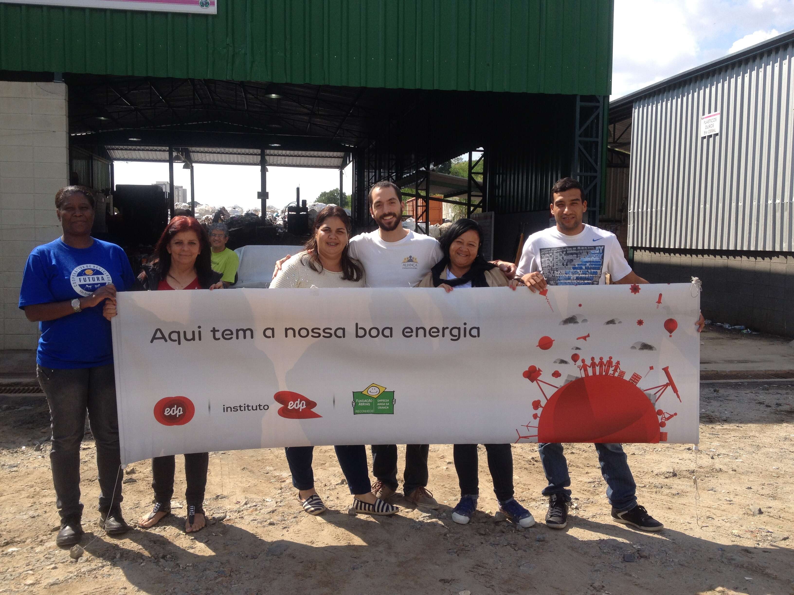 <!--:pt--></noscript>Aliança Empreendedora e EDP apoiam rede de cooperativas de catadores de materiais recicláveis na região do Vale do Paraíba para que eles passem a comercializar em conjunto e aumentem a renda dos cooperados<!--:-->